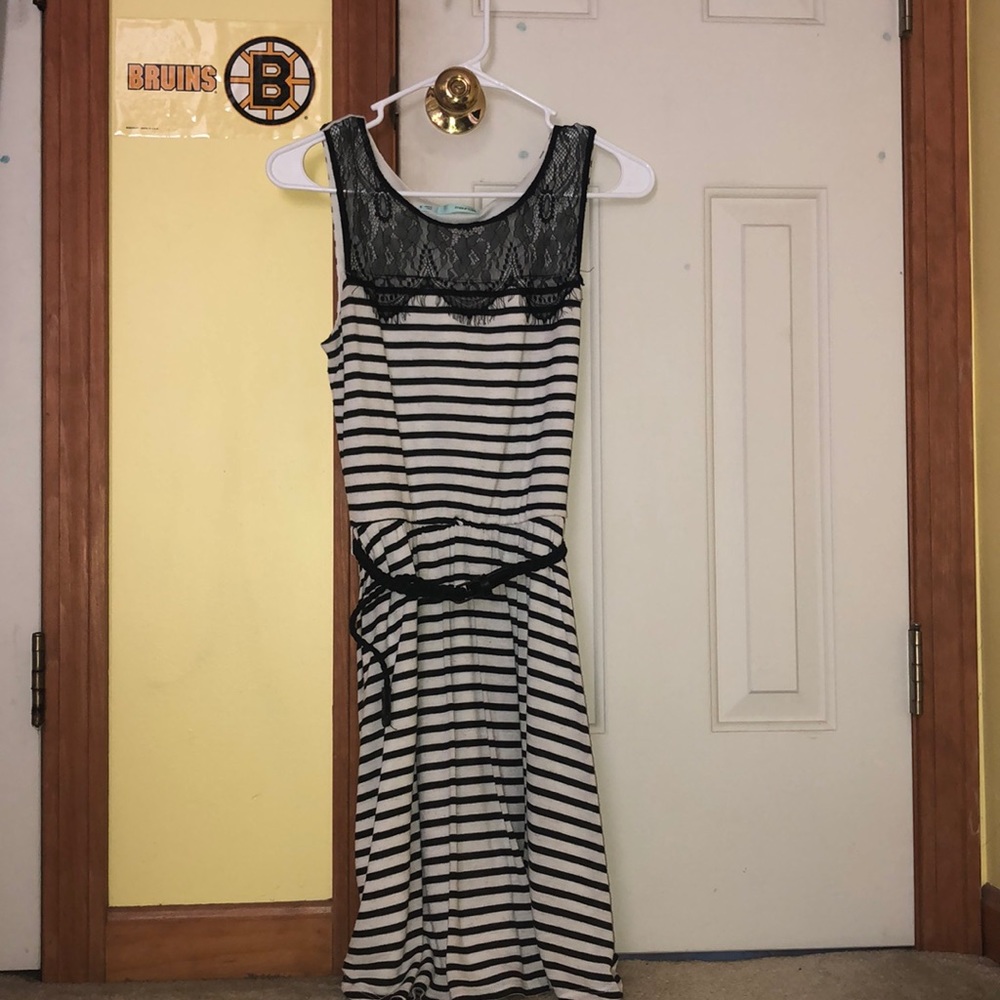 A-line black and white stripped dress